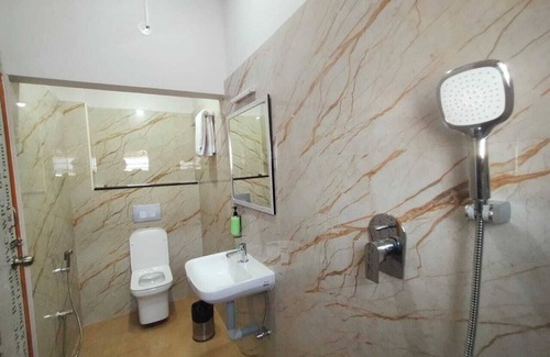 Porur Hotel | Inn34 By Blessings Hospitality