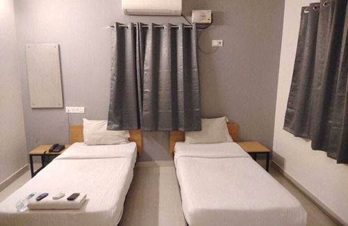 Porur Hotel | Inn34 By Blessings Hospitality