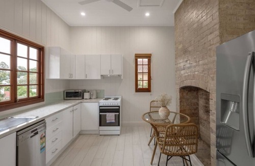 Highgate Hill House | Inner-City 6BR Family-friendly House@Highgate Hill