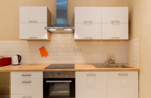 Nepszinhaz negyed Apartment | Inner city chic, stylish 2 BR, metro 2,4