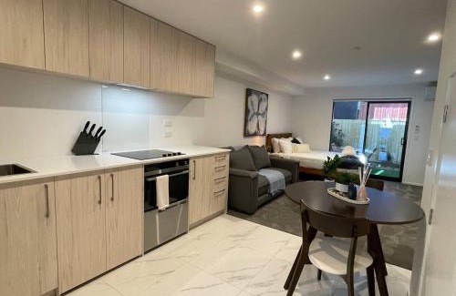 Christchurch City Centre Apartment | Inner City Studio Retreat