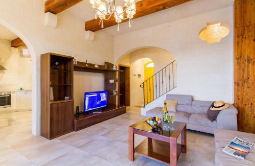 Santu Pietru House | Inni Gozitan Farmhouse Private Pool- Happy Rentals