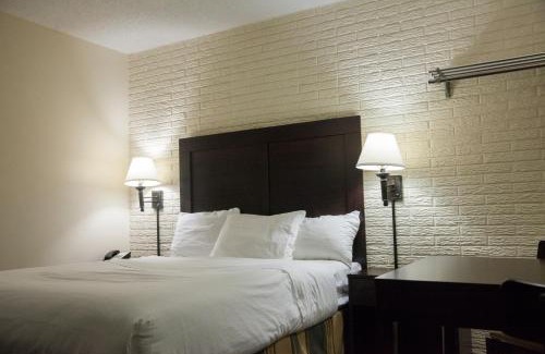 Maywood Hotel | Inns of Virginia Arlington