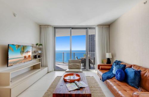 Hollywood South Central Beach Apartment | Insane Ocean View Balcony Beachfront Condo Pool