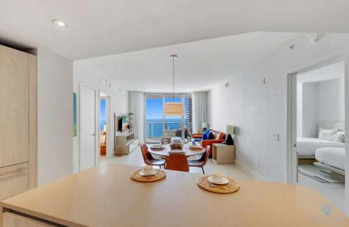 Hollywood South Central Beach Apartment | Insane Ocean View Balcony Beachfront Condo Pool