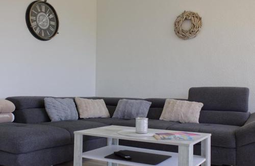 Neue Tiefe House | Inselblume 58 - Ferienwohnung mit Balkon in Neue Tiefe
