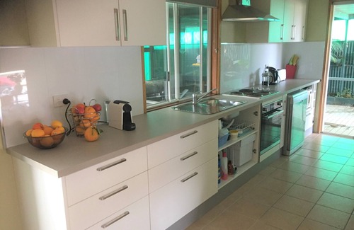 Tiddy Widdy Beach House | Inside Pet friendly