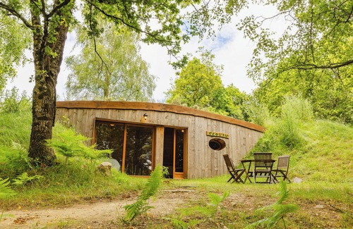 Bieuzy Cabin | Insolite - Cabane Elouan Vitrée Face à la Rivière