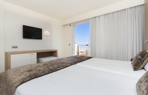 Cala Mandia Hotel | Insotel Cala Mandia Resort