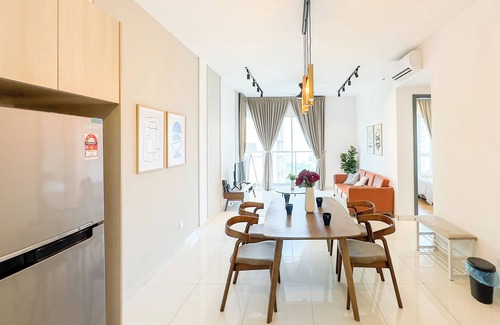Kampung Segambut Dalam Apartment | Inspirasi Mont Kiara by Airhost