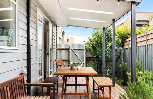 Mornington Apartment | Inspired Hamptons by the Beach