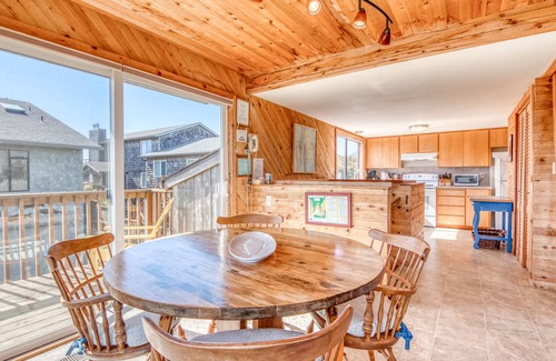 Manzanita House | Instant Beach Access, Gorgeous Ocean Views from this 4 Bedroom in Manzanita!