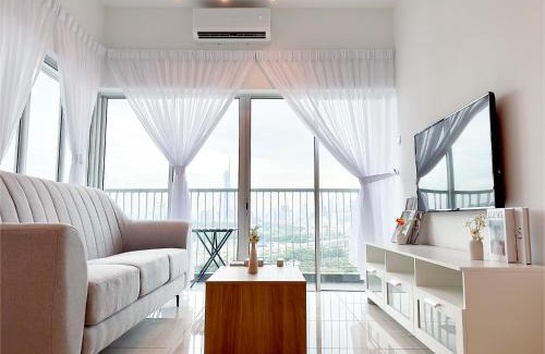 Pengkalan Tentera Udara Diraja Malaysia Apartment | Instaworthy 3B3B - 6 pax - F&B & Mart - Chan Sow Lin