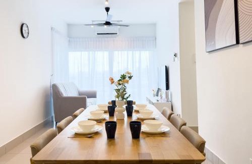 Pengkalan Tentera Udara Diraja Malaysia Apartment | Instaworthy 3B3B - 6 pax - F&B & Mart - Chan Sow Lin