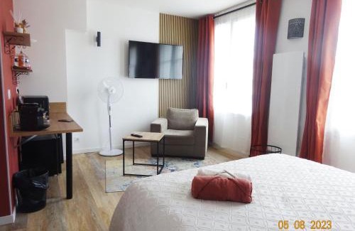 Nogent-le-Rotrou Apartment | Intello - studio tout confort centre-ville Nogent-le-Rotrou