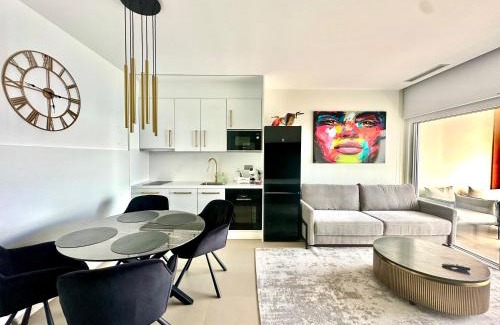 Cala Apartment | Intempo by Holuxe - 315 - 31th floor