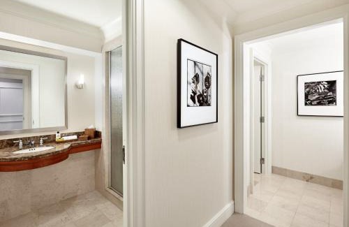 Cleveland Hotel | InterContinental Suites Hotel Cleveland by IHG