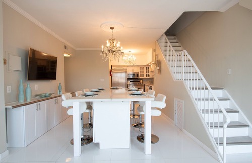 Weehawken House | Interior Designer's Abode - minutes to Manhattan