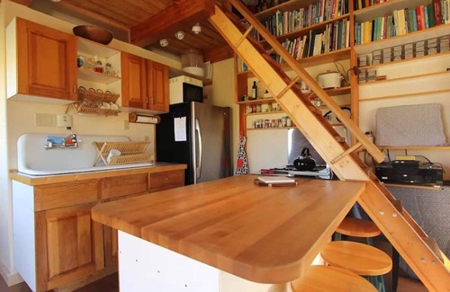 Victor House | Intimate Mountain Cottage in Teton Valley