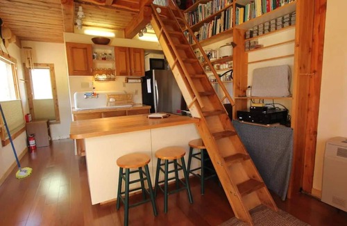 Victor House | Intimate Mountain Cottage in Teton Valley