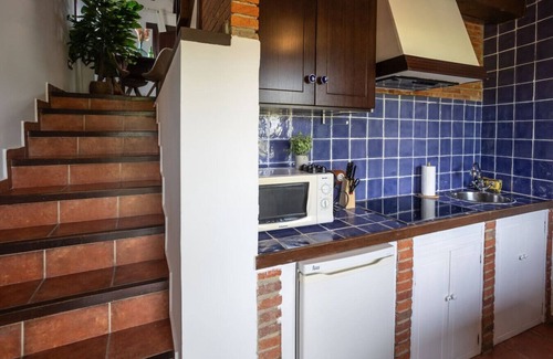 Lloreda House | Intimate retreat overlooking the sea