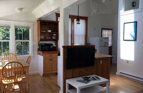 Yachats Cottage | Intimate, Romantic Cottage- Hot tub-Woodstove-Easy walk to town!