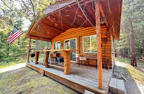 Troy Cabin | Into the Woods Cabin - Rare, Remote, Relaxing.