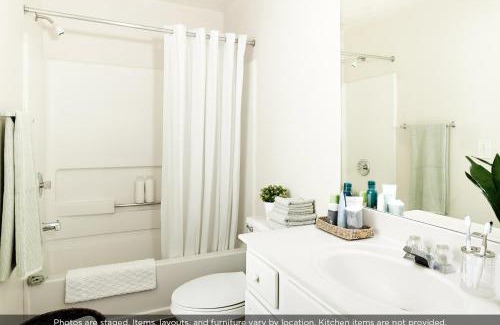 Hunt Club Hotel | Intown Suites Extended Stay West Palm Beach FL - Military Trail Rd
