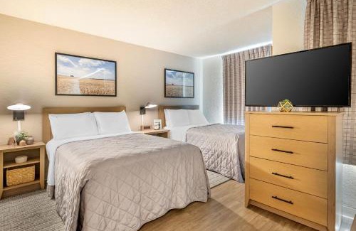Villas Hotel | InTown Suites Extended Stay Fort Myers FL
