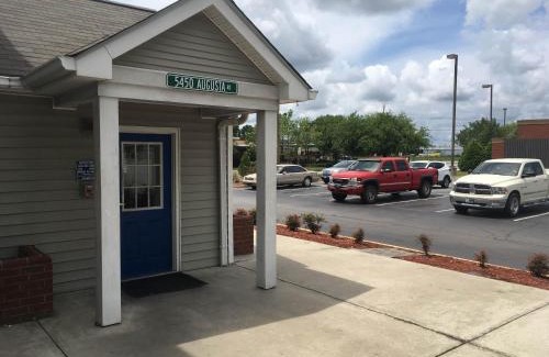 Garden City Hotel | InTown Suites Extended Stay Savannah GA