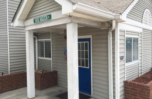 Garden City Hotel | InTown Suites Extended Stay Savannah GA
