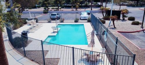 Gilbert Hotel | InTown Suites Extended Stay Phoenix AZ - Gilbert