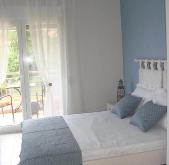 Chrisi Akti Apartment | Intra Mare