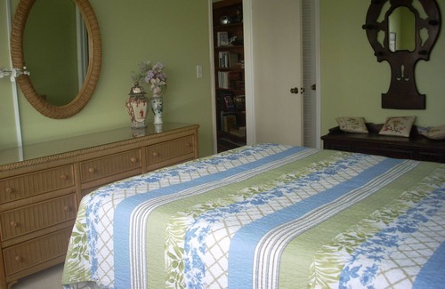 North Palm Beach Condo | Intrawaterfront Condo on 1st Floor
