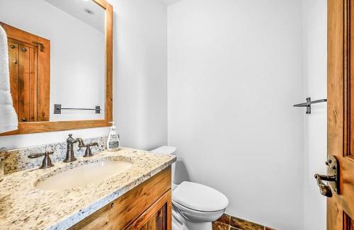 Big White Ski Resort Ski Chalet | Inuksuk Lodge - 4800 sq ft of Big White Excellence!
