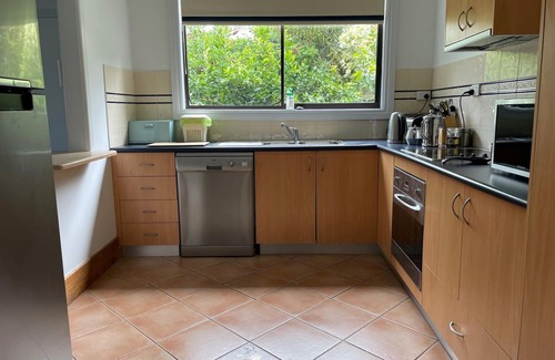 Inverloch House | Inverloch - Willow Cottage (Linen and Towels Included)