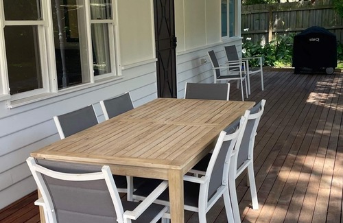 Inverloch House | Inverloch - Willow Cottage (Linen and Towels Included)