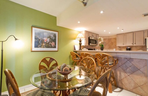 South Padre Island Condo | Inverness 800-Tropical furnishings;Beachfront balcony & pool