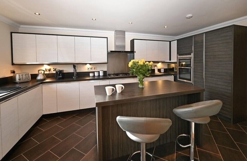 Inverness City Centre Cottage | INVERNESS CITY APARTMENT, family friendly in Inverness