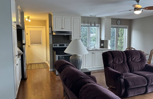 The Nation House | Inviting 1 Bedroom Fully Furnished smoke-free Guest House