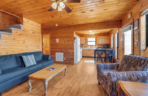 Byrdstown Cabin | Inviting 2 Bed 2 Story Chalet w/Dale Hollow Access! #22