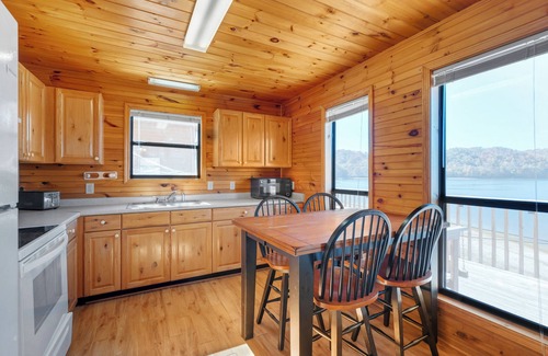 Byrdstown Cabin | Inviting 2 Bed 2 Story Chalet w/Dale Hollow Access! #22