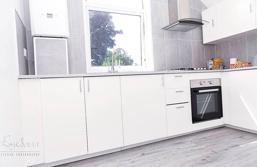 Bromley Common and Keston Apartment | Inviting 3-Bed Apartment in Bromley