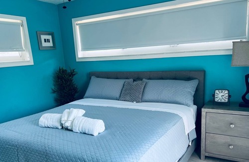 Driftwood House | Inviting 3 Bedrooms Hollywood Pool Home.