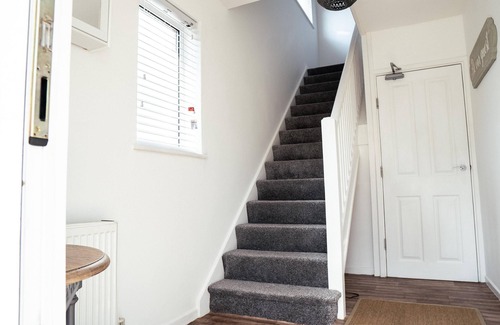 Burton Latimer House | Inviting 4-Bed House in Kettering