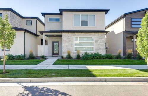 American Fork House | Inviting American Fork Home with Community Pool!