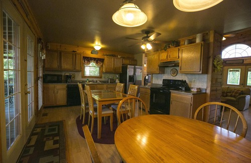 Rogers Cabin | Inviting and charming, 3-BR, 2-BA log cabin with phenomenal view! King Beds.