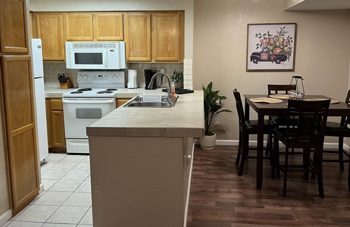 Downtown Condo | Inviting and restful fully furnished 2 bedrooms, 1 bath condo.