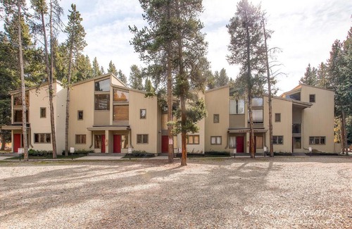 Warrior's Mark House | Inviting and Roomy! A Charming Mountain Home Where Comfort Meets Convenience CH02