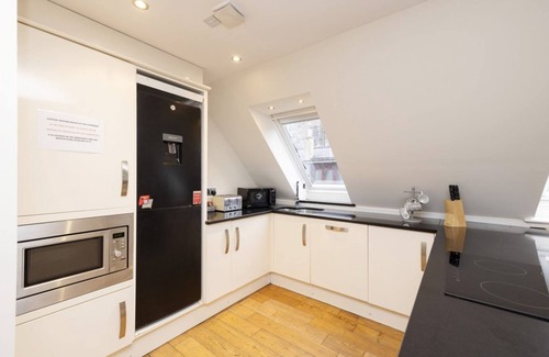 West End Apartment | Inviting Apartment near Edinburgh Castle